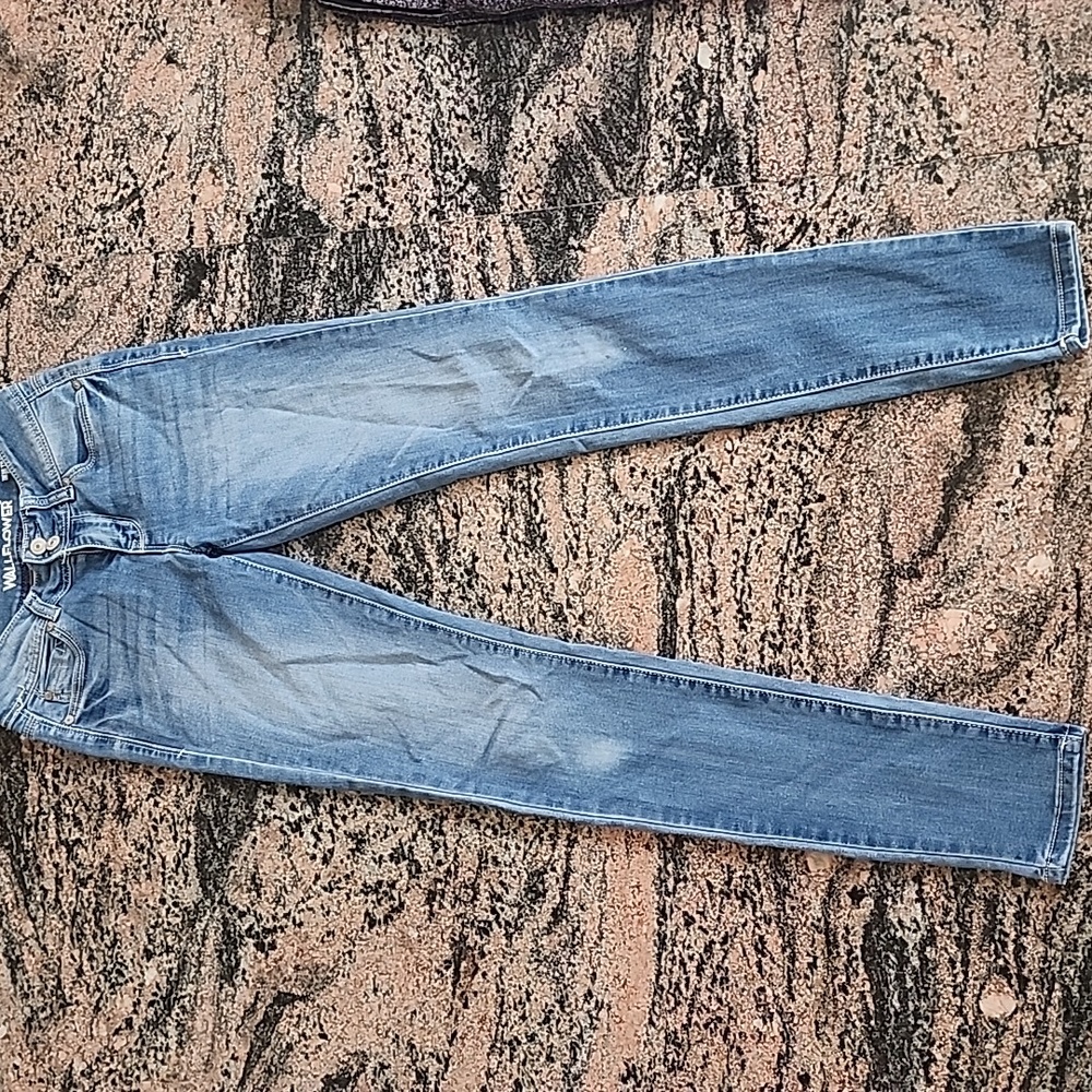 Wallflower jeans